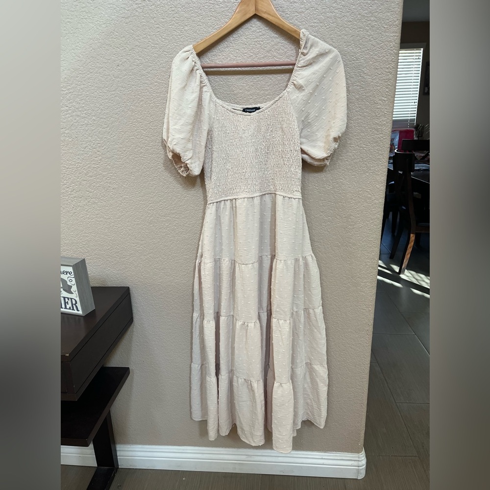 Flowy puff sleeve dress